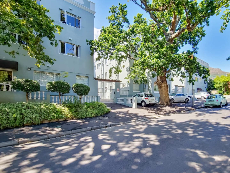 1 Bedroom Property for Sale in Oranjezicht Western Cape